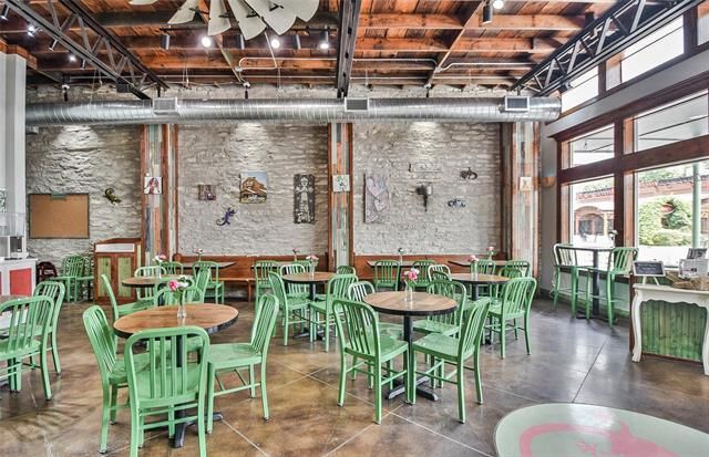 105 W Pearl St, Granbury, TX 76048